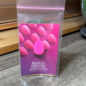 🪷5 for $20🪷 Beautyblender Vibrant Pink Sponge